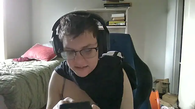 KaliSnow199623 online show from January 8, 9:17 pm