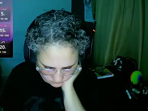 Snapshot of lolalicious_758 chatting on October 11, 2:00 am lolalicious 758 online show from October 11, 2:00 am