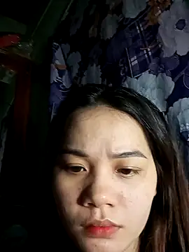 Ngoc-Trinh online show from December 21, 4:03 pm