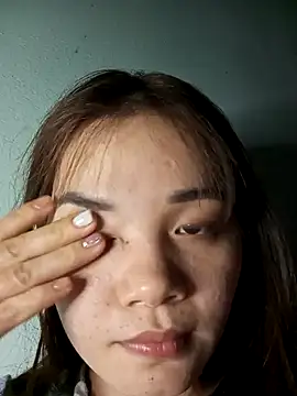 Ngoc-Trinh online show from January 31, 3:22 pm