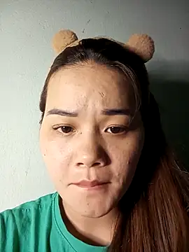 Ngoc-Trinh online show from February 16, 4:32 pm