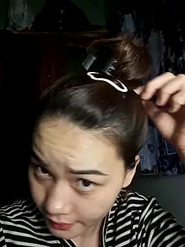 Ngoc-Trinh online show from March 15, 4:32 pm