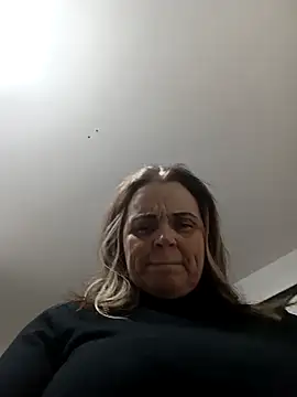 Snapshot of hugebobbs chatting on December 19, 4:03 pm hugebobbs online show from December 19, 4:03 pm