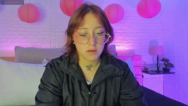 sofi bakerr online show from February 15, 11:39 am