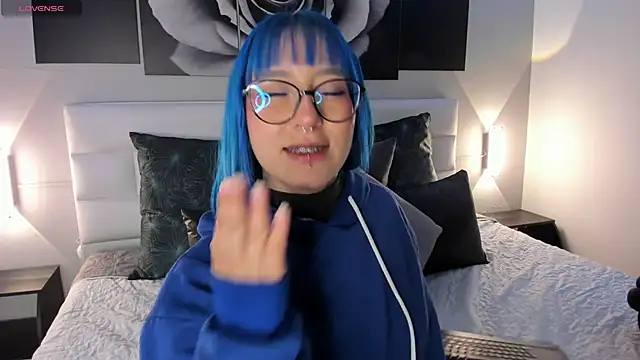 sofi bakerr online show from September 22, 11:34 am