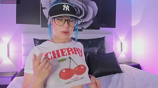 sofi bakerr online show from October 16, 11:44 am