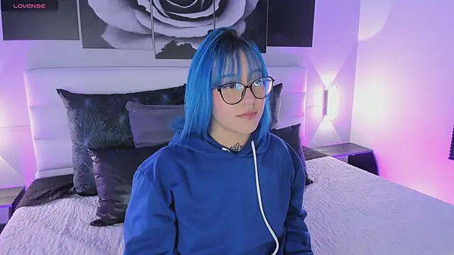 sofi bakerr online show from November 17, 11:38 am