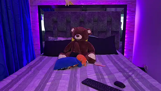 Snapshot of Juva___ chatting on September 18, 11:29 pm Juva online show from September 18, 11:29 pm