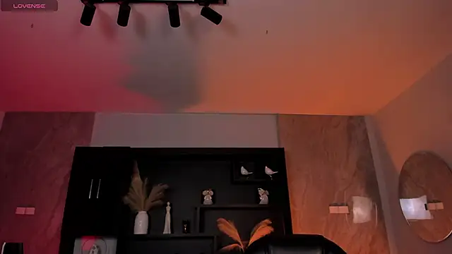 ViolettHansson online show from March 26, 7:30 pm