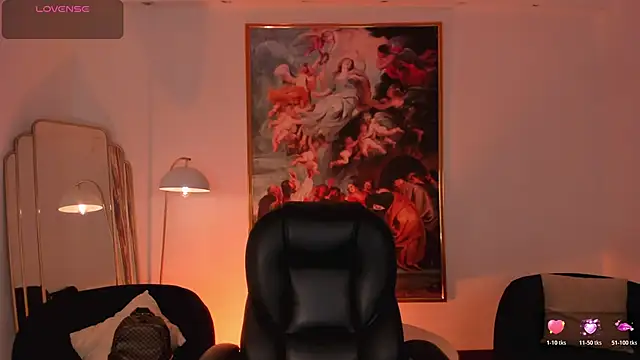 ViolettHansson online show from March 31, 6:30 pm