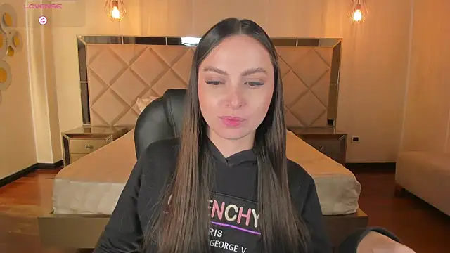 Snapshot of AliceHarper_ chatting on February 18, 10:16 am AliceHarper online show from February 18, 10:16 am