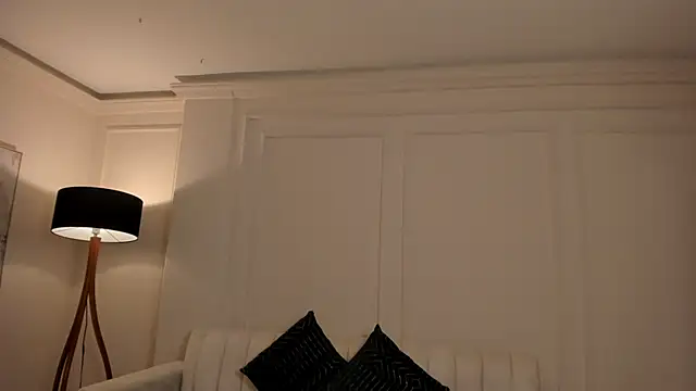 Snapshot of AliceHarper_ chatting on December 15, 5:39 pm AliceHarper online show from December 15, 5:39 pm