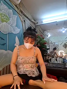 Snapshot of Dawn_hope chatting on December 16, 11:43 pm Dawn hope online show from December 16, 11:43 pm