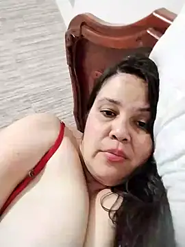 lunanataly online show from February 20, 11:43 pm