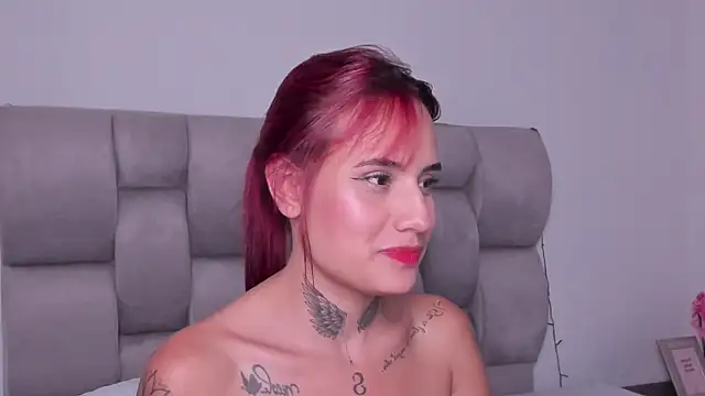 Snapshot of Susan-Sweet-7 chatting on February 6, 2:11 am Susan-Sweet-7 online show from February 6, 2:11 am