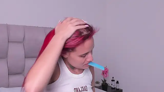 Snapshot of Susan-Sweet-7 chatting on March 15, 8:21 pm Susan-Sweet-7 online show from March 15, 8:21 pm