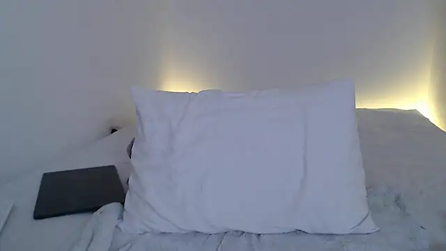   Meow online show from January 3, 8:54 pm