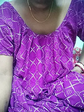 Snapshot of Bengoli--bhabhi chatting on October 22, 1:33 pm Bengoli--bhabhi online show from October 22, 1:33 pm