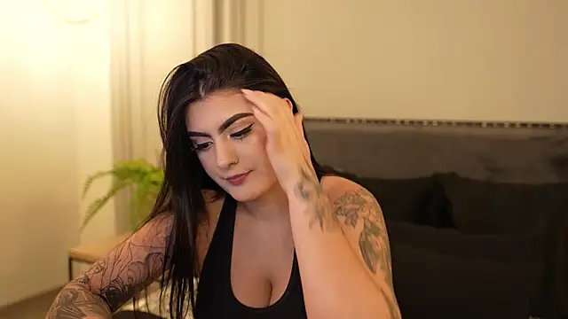 Snapshot of IrisBaker chatting on November 6, 9:15 pm IrisBaker online show from November 6, 9:15 pm