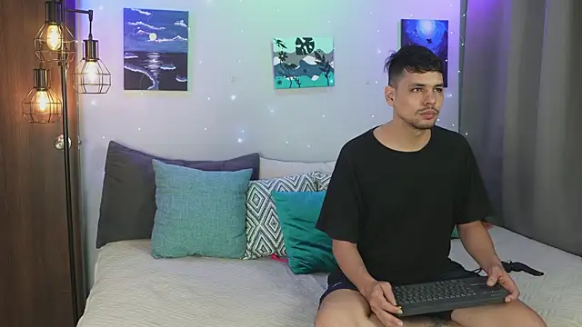 Snapshot of Cleoanubis- chatting on October 29, 6:15 am Cleoanubis- online show from October 29, 6:15 am