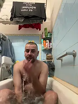 Snapshot of Huncutkuki chatting on December 6, 5:33 pm Huncutkuki online show from December 6, 5:33 pm