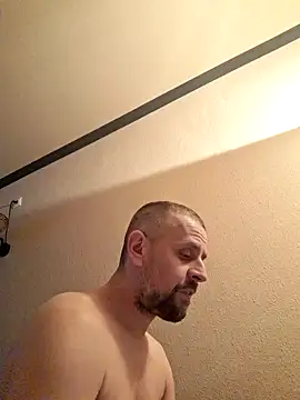 Snapshot of Huncutkuki chatting on December 27, 4:32 pm Huncutkuki online show from December 27, 4:32 pm