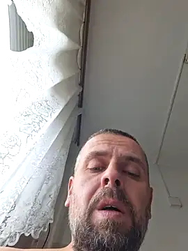 Snapshot of Huncutkuki chatting on January 4, 12:05 pm Huncutkuki online show from January 4, 12:05 pm