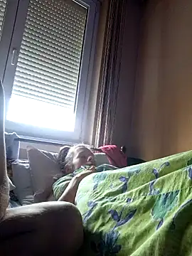 Snapshot of Huncutkuki chatting on February 16, 1:38 pm Huncutkuki online show from February 16, 1:38 pm