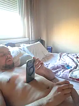 Snapshot of Huncutkuki chatting on March 7, 3:18 pm Huncutkuki online show from March 7, 3:18 pm