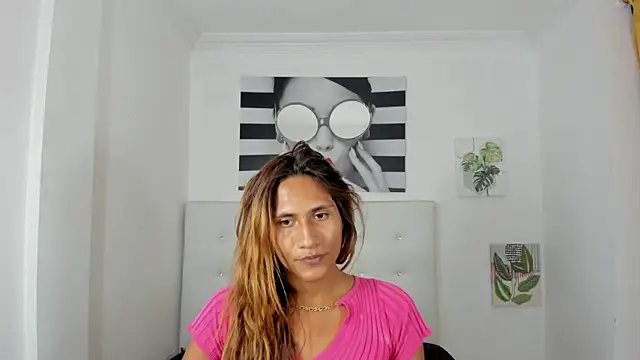 Snapshot of Brisahott chatting on September 16, 1:50 am Brisahott online show from September 16, 1:50 am