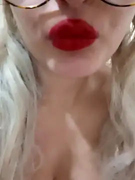 Snapshot of afrodizyak chatting on December 21, 12:49 pm afrodizyak online show from December 21, 12:49 pm