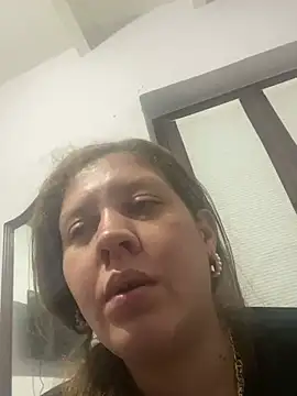 Snapshot of andreinitahg chatting on January 7, 7:28 pm andreinitahg online show from January 7, 7:28 pm