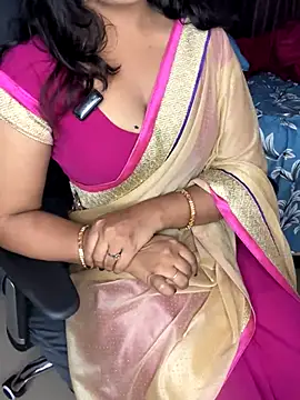 Snapshot of Tanvi-patil chatting on December 2, 4:31 pm Tanvi-patil online show from December 2, 4:31 pm