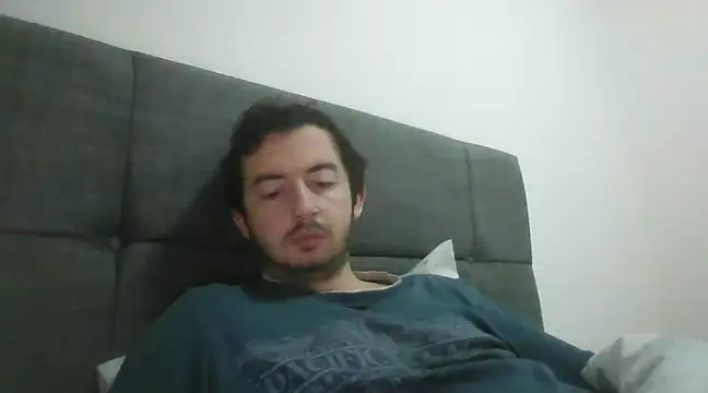 laynufff online show from February 3, 6:13 am