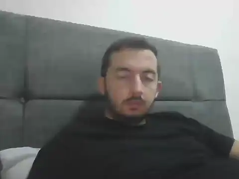 laynufff online show from October 11, 6:06 pm