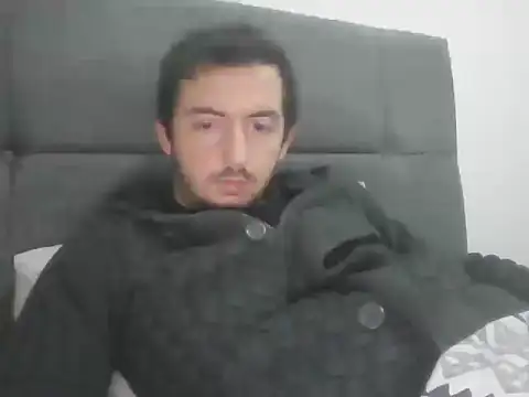 laynufff online show from November 29, 6:00 pm