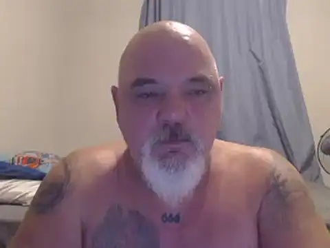 Snapshot of Newfiesausage1972 chatting on December 28, 2:21 pm Newfiesausage1972 online show from December 28, 2:21 pm