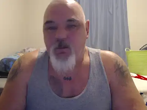 Snapshot of Newfiesausage1972 chatting on January 11, 1:11 pm Newfiesausage1972 online show from January 11, 1:11 pm