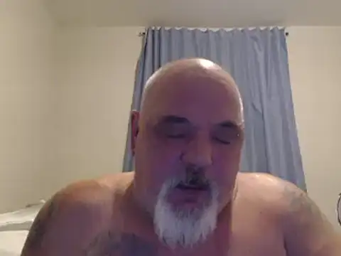 Snapshot of Newfiesausage1972 chatting on January 12, 11:58 pm Newfiesausage1972 online show from January 12, 11:58 pm