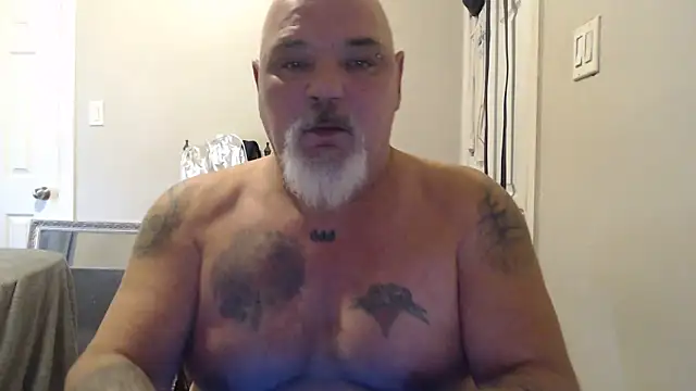 Snapshot of Newfiesausage1972 chatting on January 19, 5:07 pm Newfiesausage1972 online show from January 19, 5:07 pm