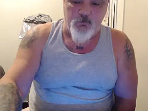 Snapshot of Newfiesausage1972 chatting on January 28, 5:46 pm Newfiesausage1972 online show from January 28, 5:46 pm