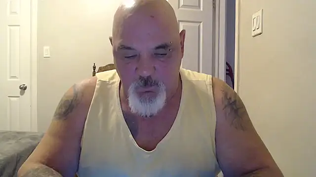 Snapshot of Newfiesausage1972 chatting on February 5, 2:37 pm Newfiesausage1972 online show from February 5, 2:37 pm