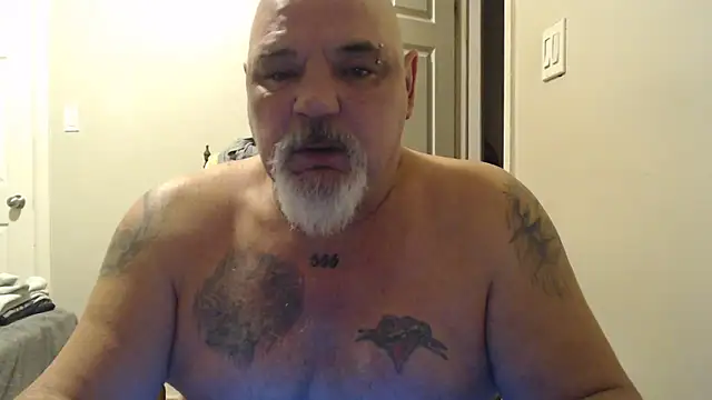 Snapshot of Newfiesausage1972 chatting on February 7, 11:01 am Newfiesausage1972 online show from February 7, 11:01 am