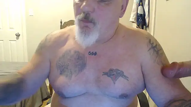 Snapshot of Newfiesausage1972 chatting on March 2, 2:54 pm Newfiesausage1972 online show from March 2, 2:54 pm