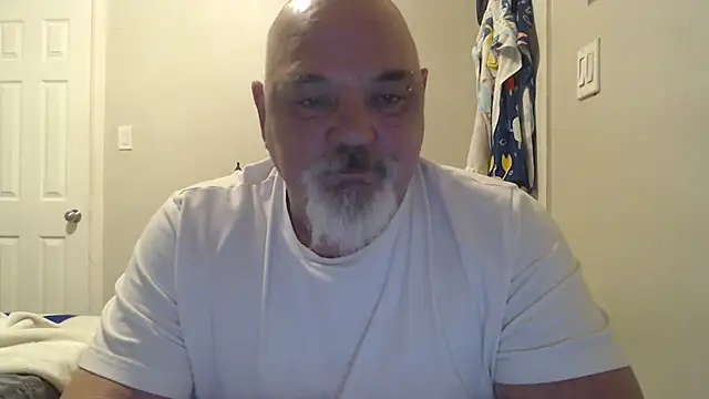 Snapshot of Newfiesausage1972 chatting on March 20, 4:42 pm Newfiesausage1972 online show from March 20, 4:42 pm