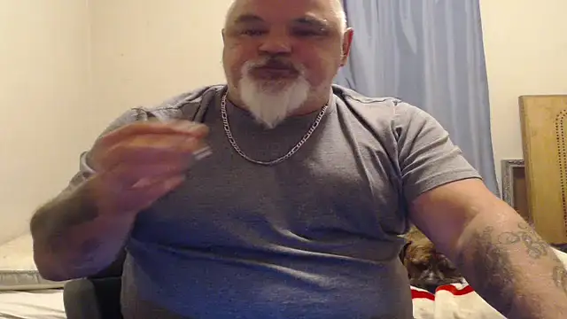 Snapshot of Newfiesausage1972 chatting on September 27, 5:12 am Newfiesausage1972 online show from September 27, 5:12 am