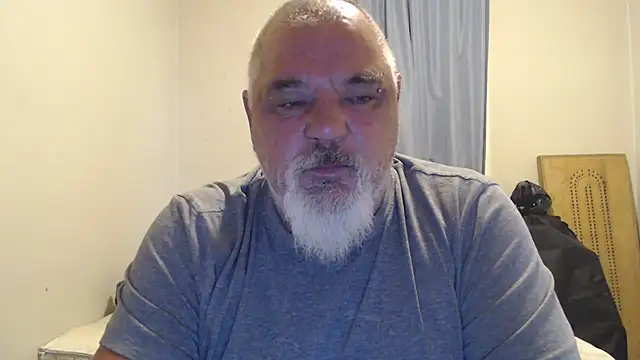 Snapshot of Newfiesausage1972 chatting on October 4, 12:36 pm Newfiesausage1972 online show from October 4, 12:36 pm