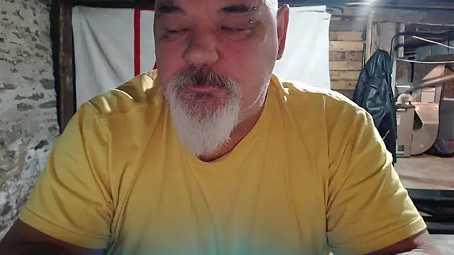 Newfiesausage1972 online show from November 25, 10:04 am