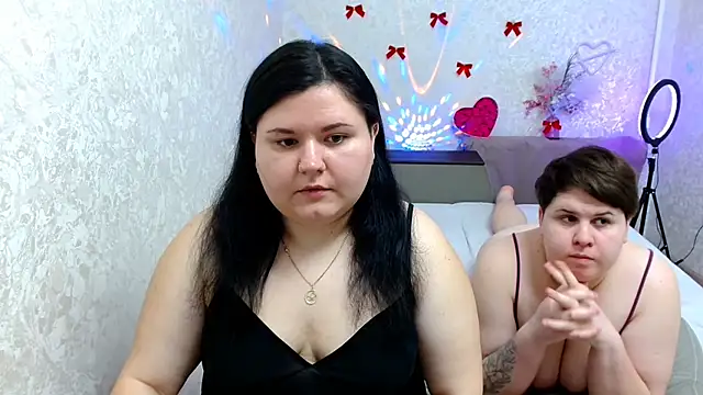 BeckyAndHellen online show from February 5, 10:51 am