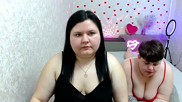 BeckyAndHellen online show from February 19, 10:45 am